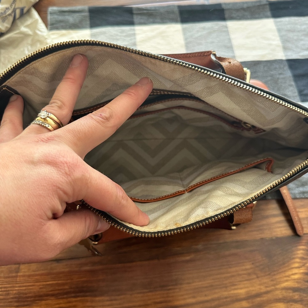 Dooney & Bourke Crossbody Large Purse - Picture 2 of 3